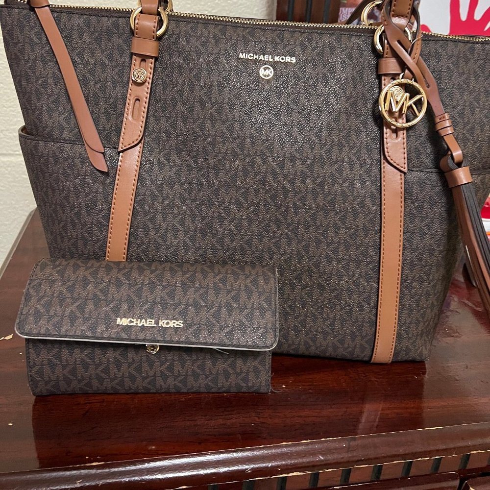 MICHAEL  Kors Sullivan Large Logo and Leather Tote Bag with matching wallet